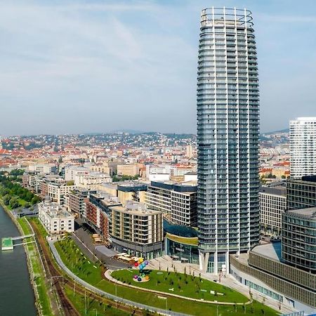 Apartamento The First Skyscraper In Slovakia Bratislava Exterior foto