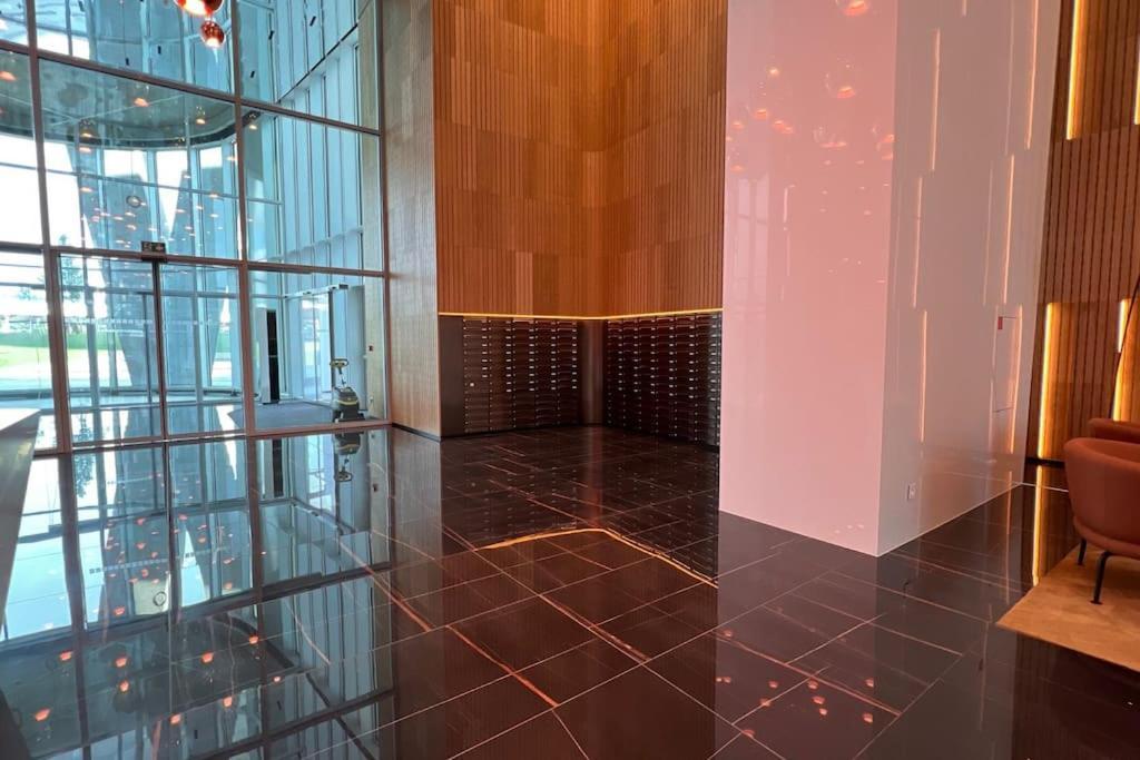 Apartamento The First Skyscraper In Slovakia Bratislava Exterior foto