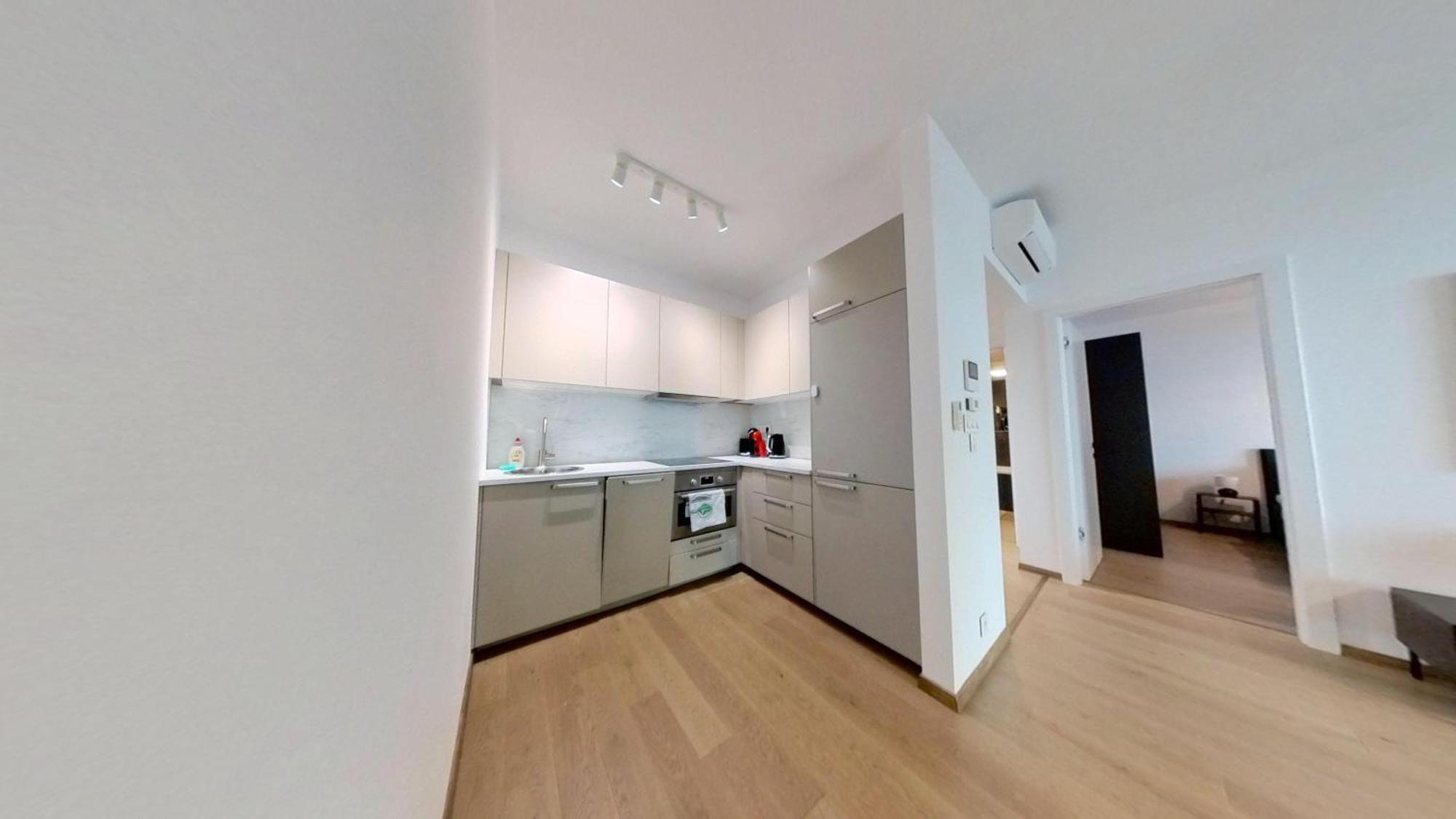 Apartamento The First Skyscraper In Slovakia Bratislava Exterior foto
